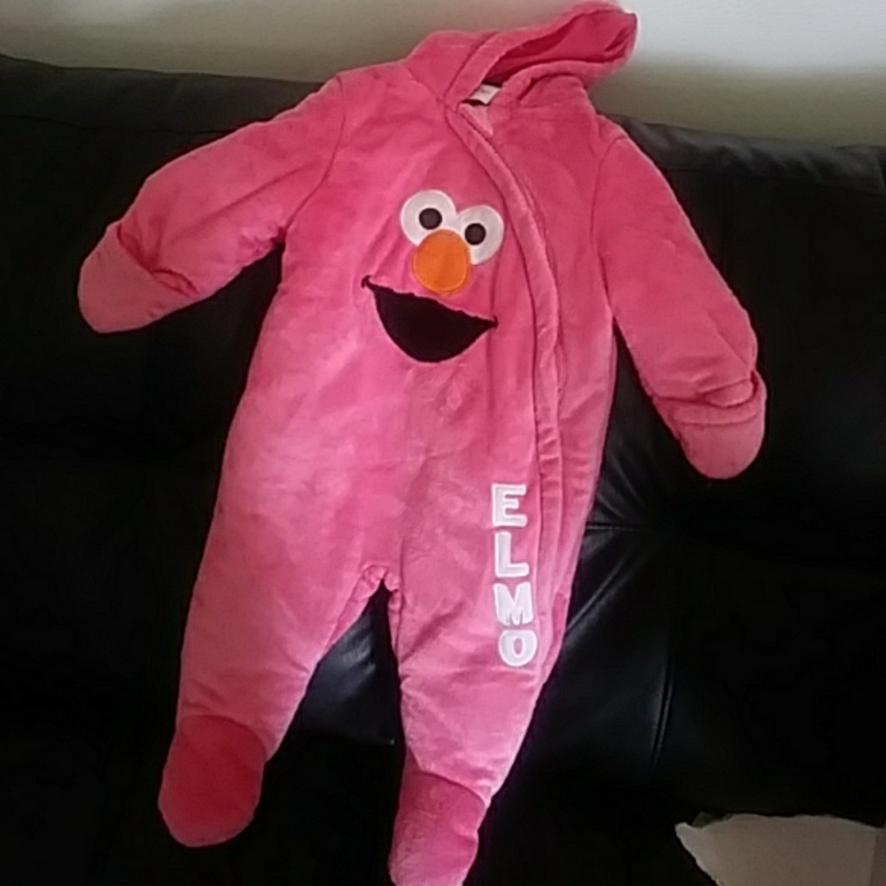 Elmo snow suit